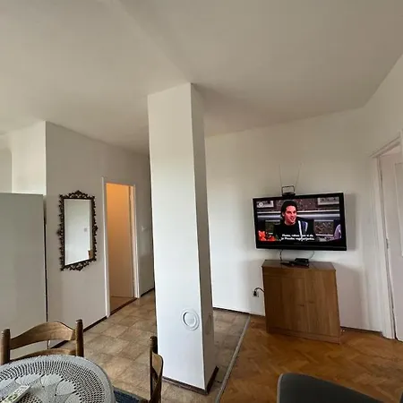 Lejlighed One Bedroom With Balcony Split